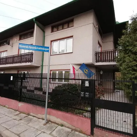 Robi Apartament Konukevi *
